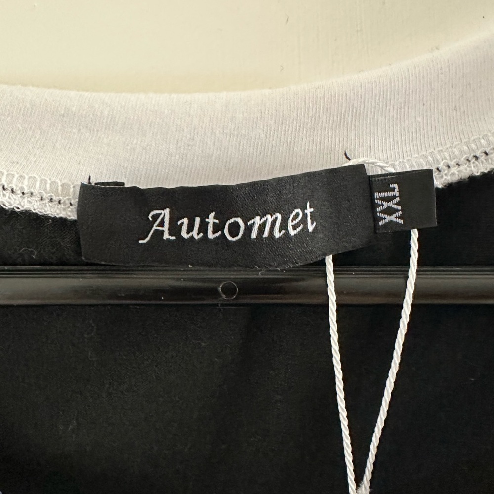 NWOT Women’s Black Crewneck Long Sleeve Top w Retro White Stripes Size XXL - Picture 5 of 8